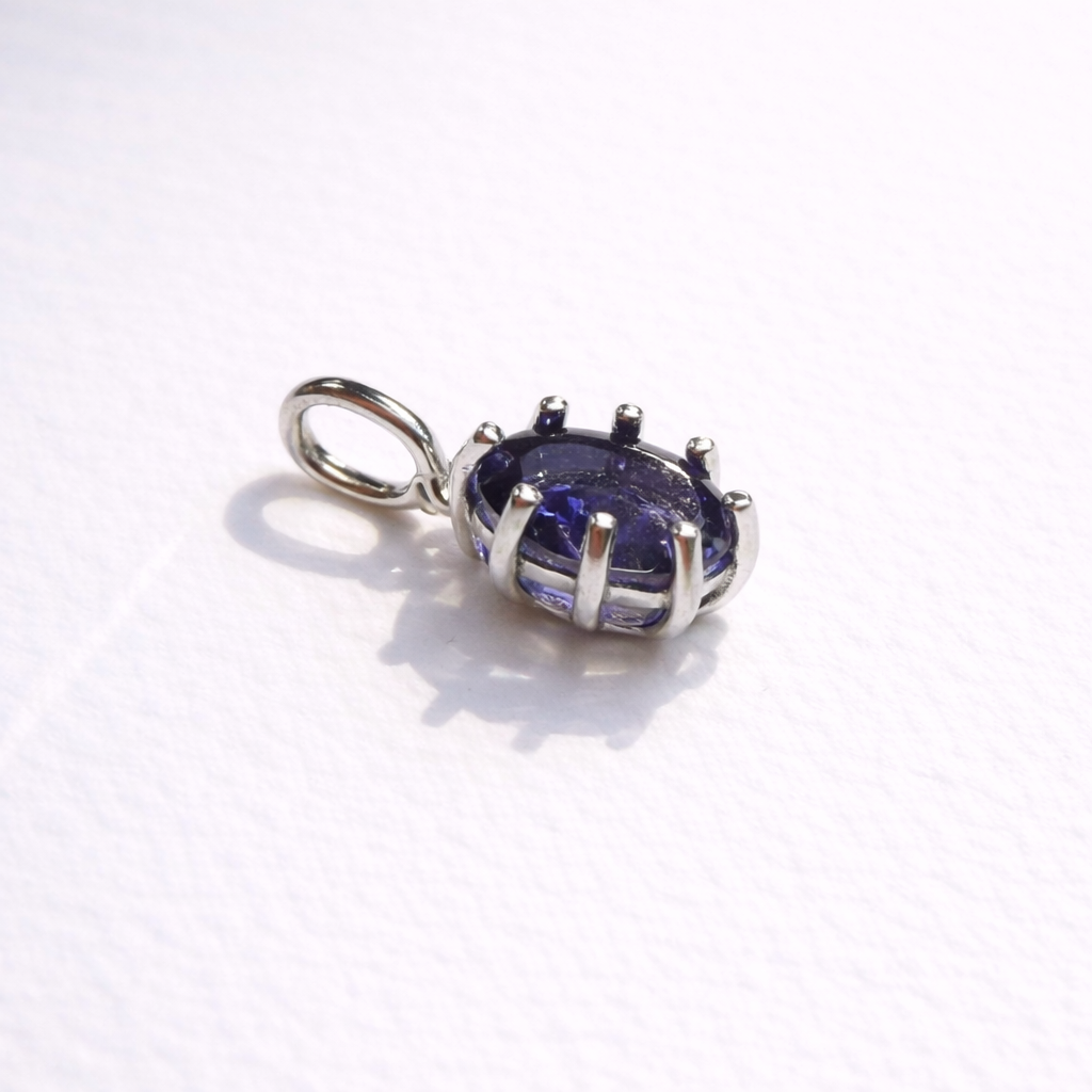 宝石アイオライト｜ファセットオーバルカット ペンダント シルバー925（チェーン別売）